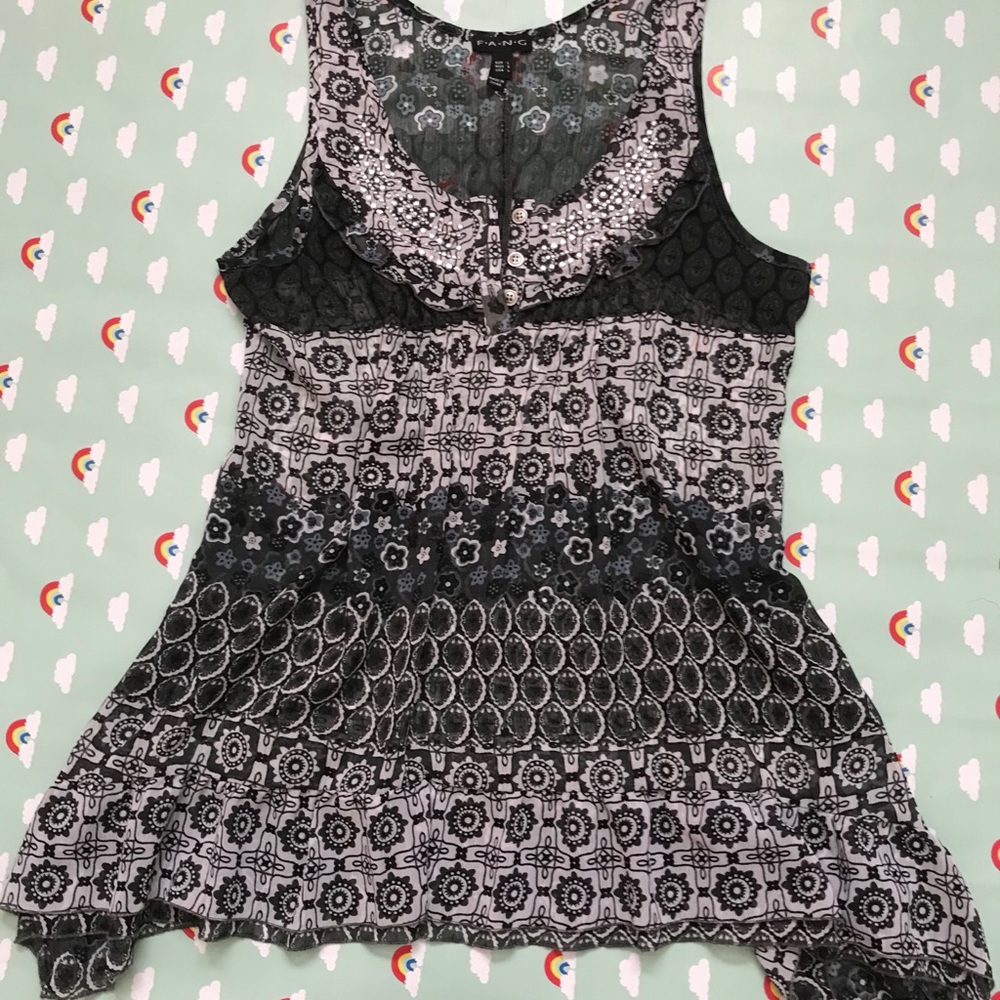 Black and white flowy tank top